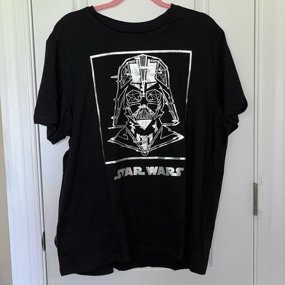 NWOT Men’s Disney Parks Star Wars Darth Vader Black Tee with Silver Design Sz L - Picture 1 of 5